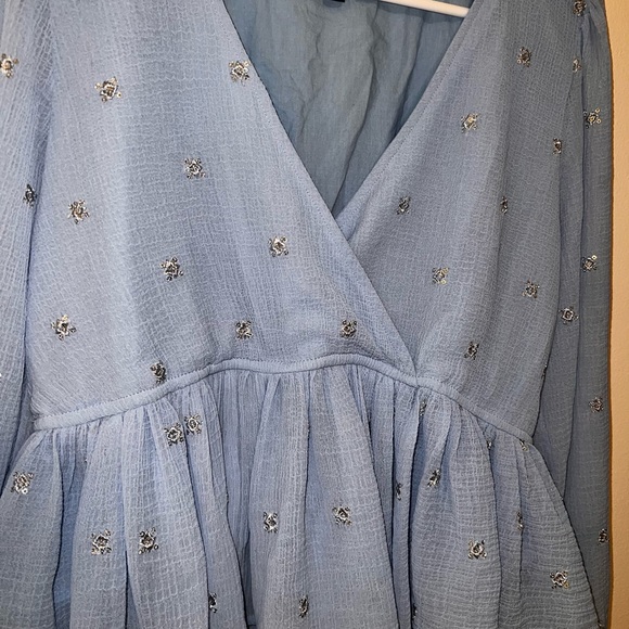 Lulu’s embroidered top - Picture 3 of 12